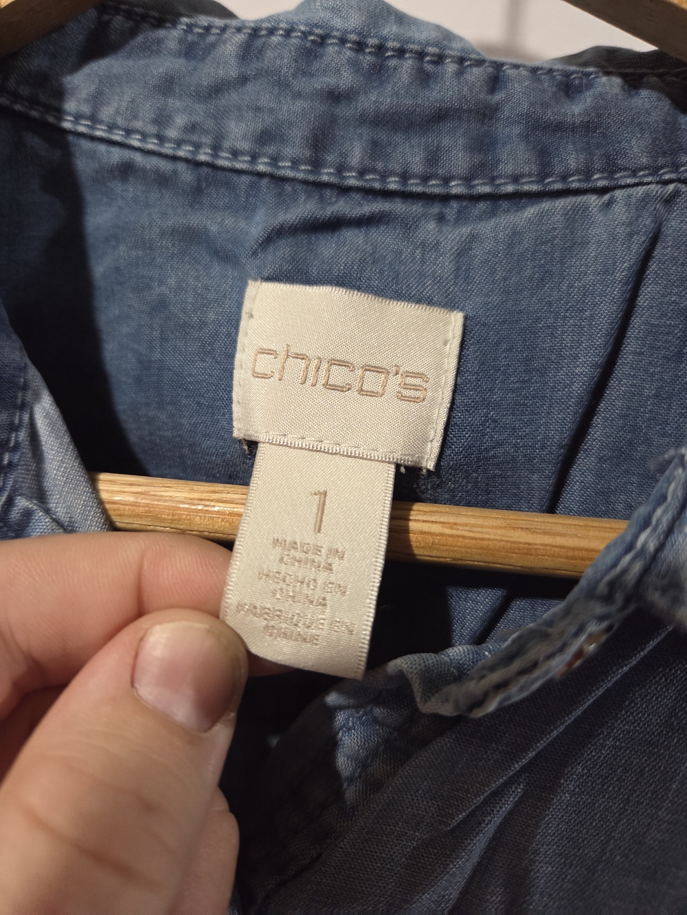 Chico's Button Up Size 1 - Picture 4 of 10